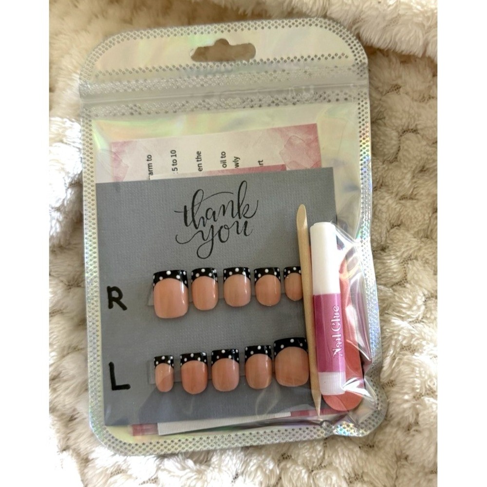 Custom Gel Press On Nails Size Medium Short Length Black White Polka Dot
